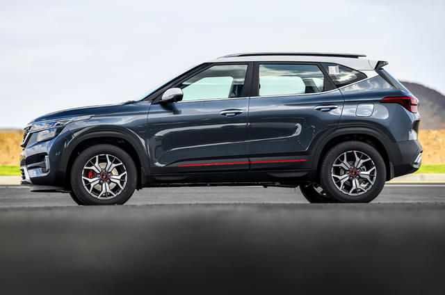 Alloy Wheels Image - 2542