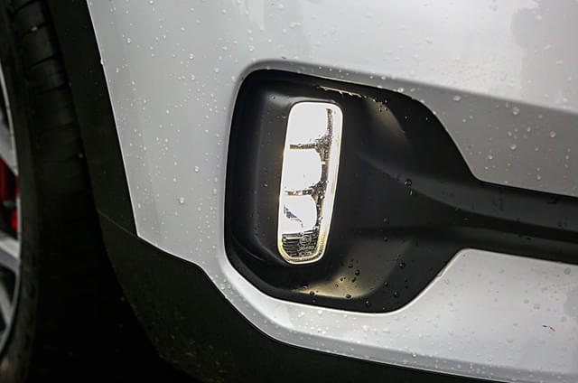 Headlight Image - 2534