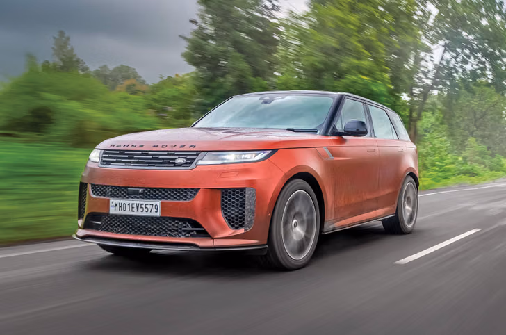 2025 range rover sport sv on road