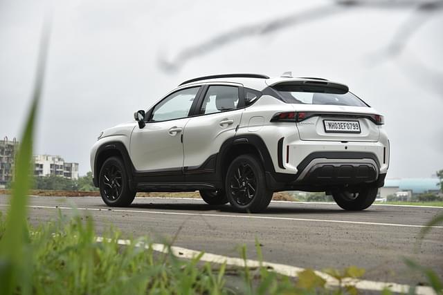 Front Right Three Quarter Image - 9123