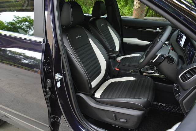 Front Row Seats Image - 2463