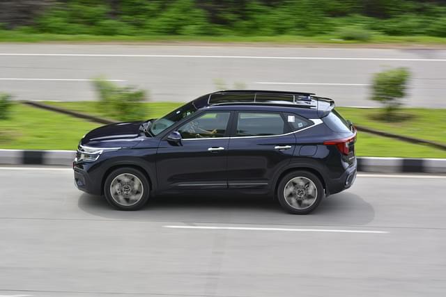 Alloy Wheels Image - 2491