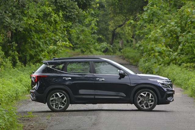 Right Side View Image - 2498