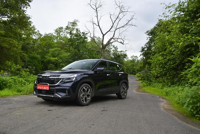 Front Right Three Quarter Image - 2514